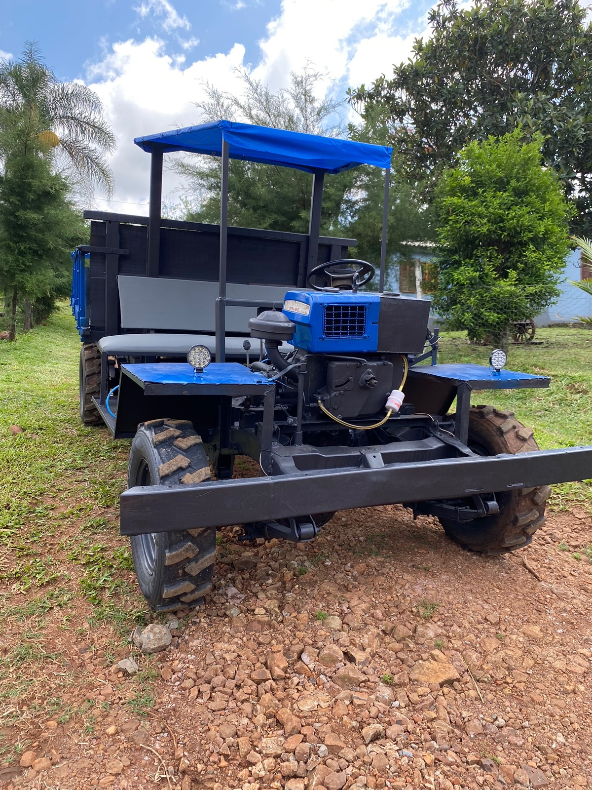 Carreta 4x4 traçada e reduzida 1 pistão diesel